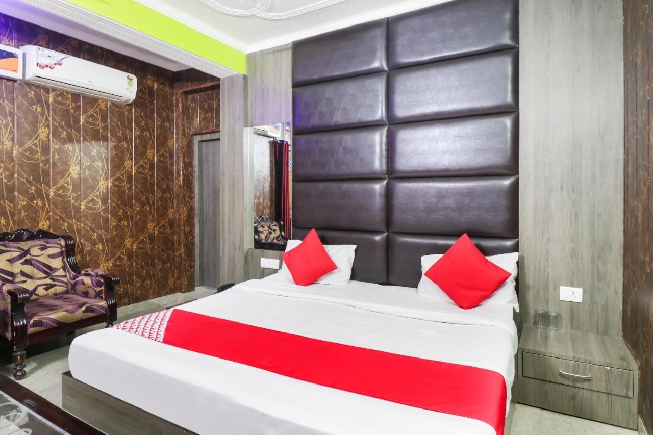 Oyo 6908 Hotel Royal City Āzamgarh 객실 사진